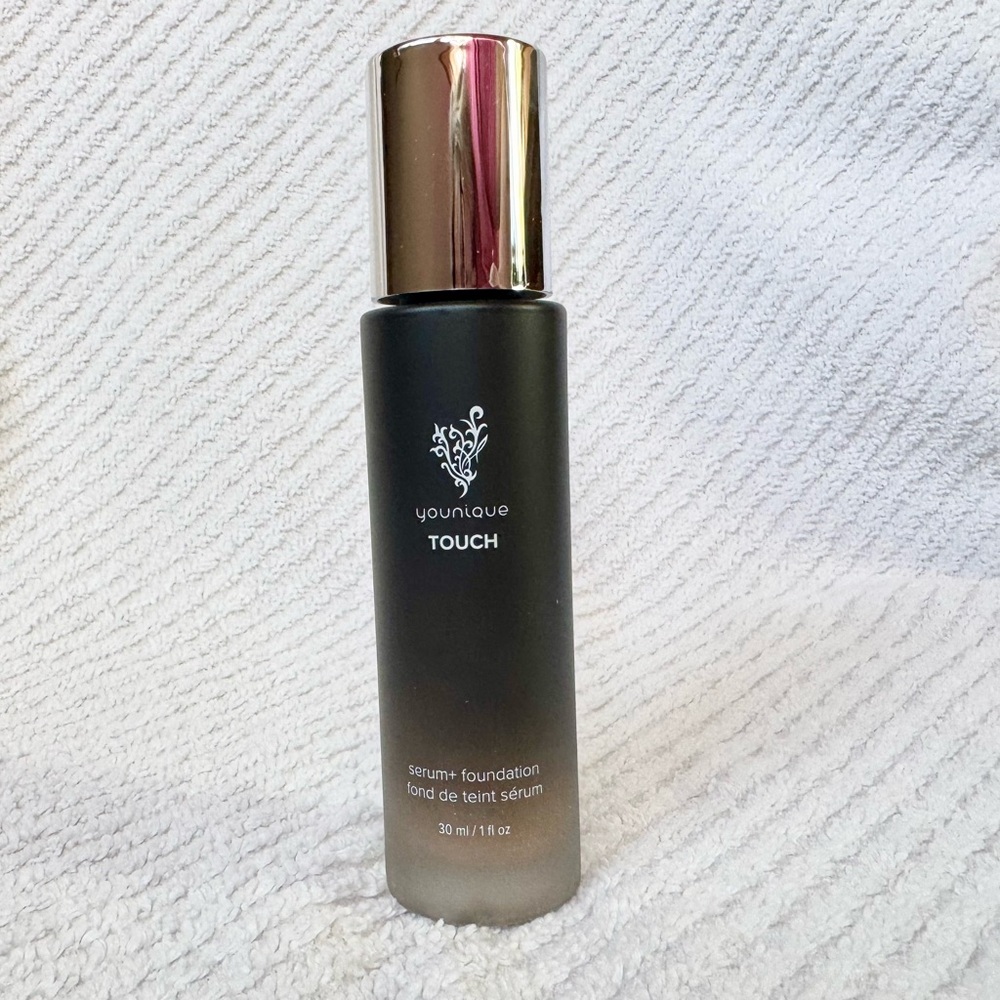 Younique Touch Serum Foundation in Scarlet